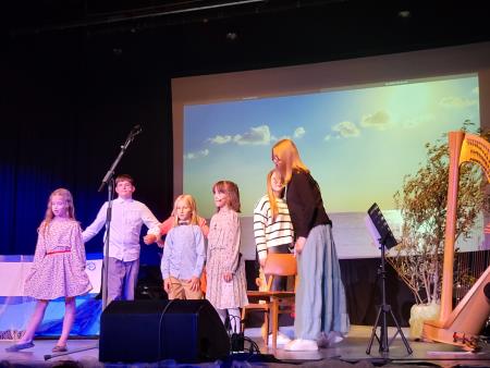 Utrinek iz kulturnega programa.